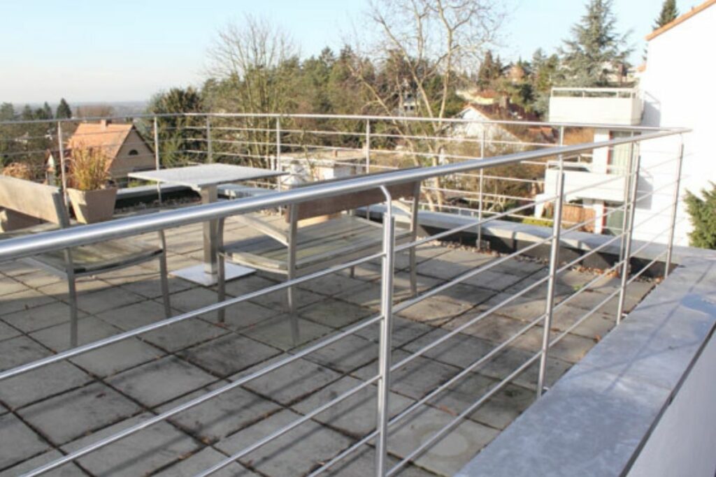 Geländer aus Edelstahl waagrecht gefüllt