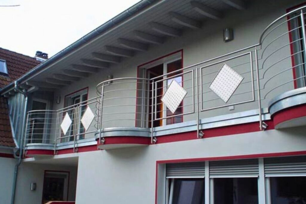 Geländer aus Edelstahl mit Füllelementen