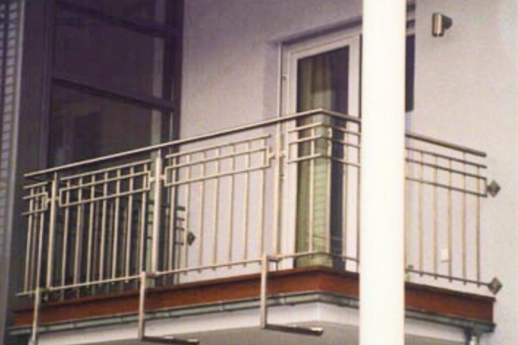 Edelstahlgeländer mit Flachmaterial